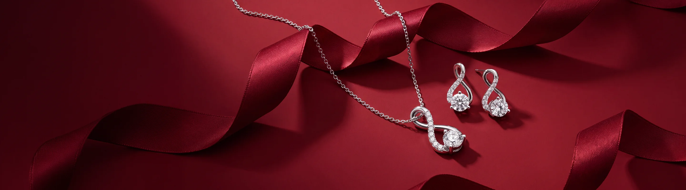 Maßgefertigter Schmuck.