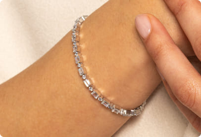 Alle Armbänder shoppen